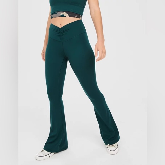 aerie Pants - OFFLINE by Aerie Real Me High Waisted Ruched Flare Legging – Medium